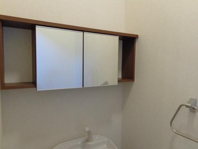 トイレ収納 ヴァンルージュ