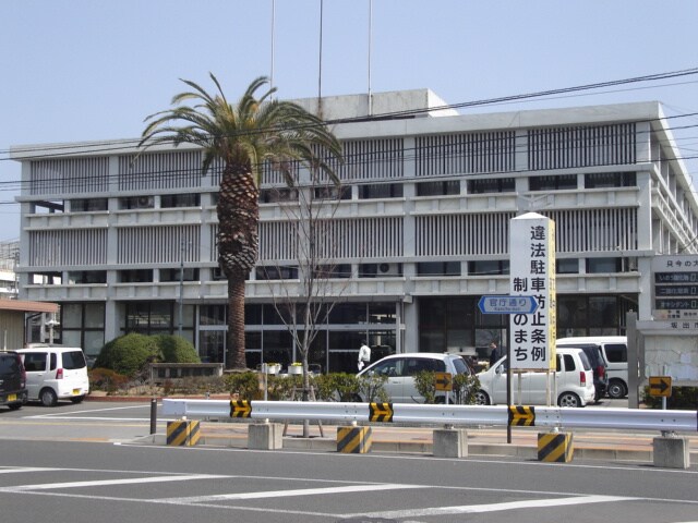 坂出市役所まで795ｍ キャロット　Ｂ