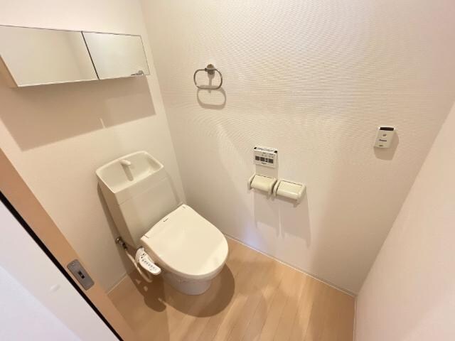 シャワー付トイレ キャロット　Ｂ