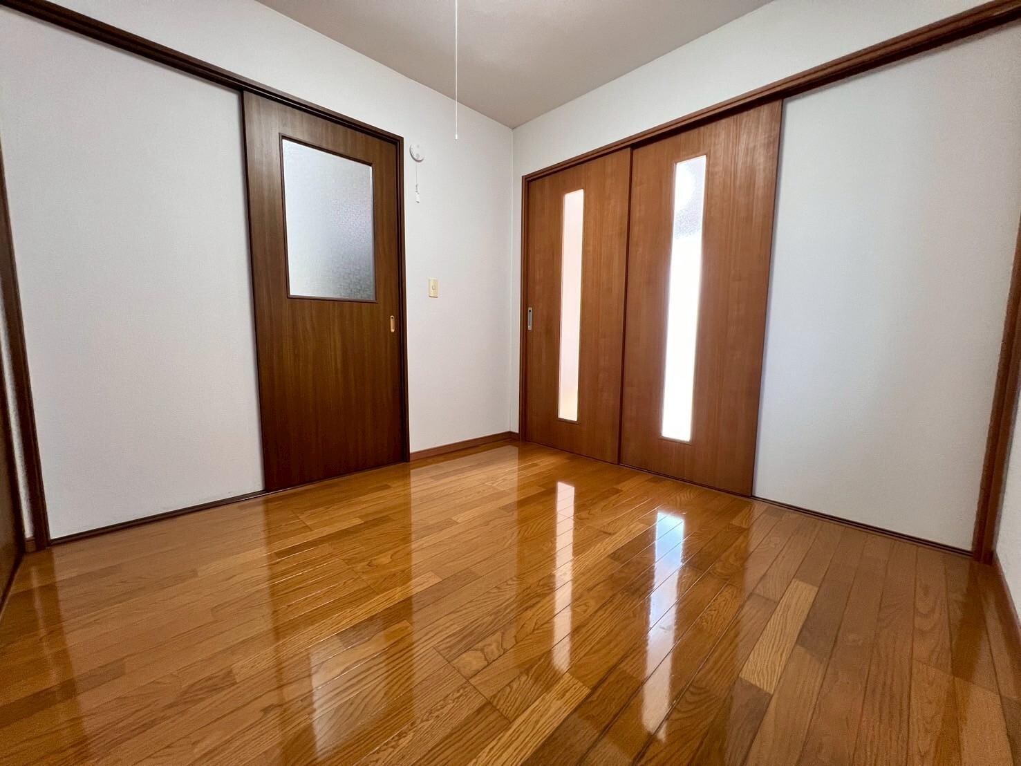 洋室 レスポワールF棟