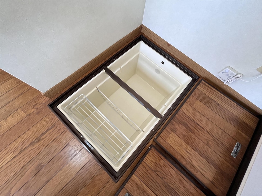 床下収納 新井田野田貸家