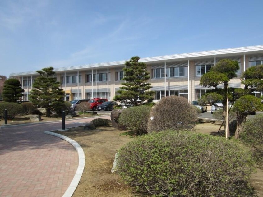 五戸小学校(小学校)まで500m セジュールKARUNI　C