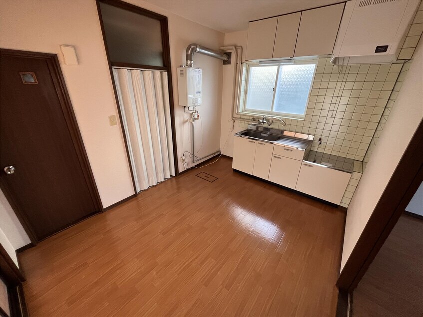 ダイニングキッチン ハイツ南川尻 A