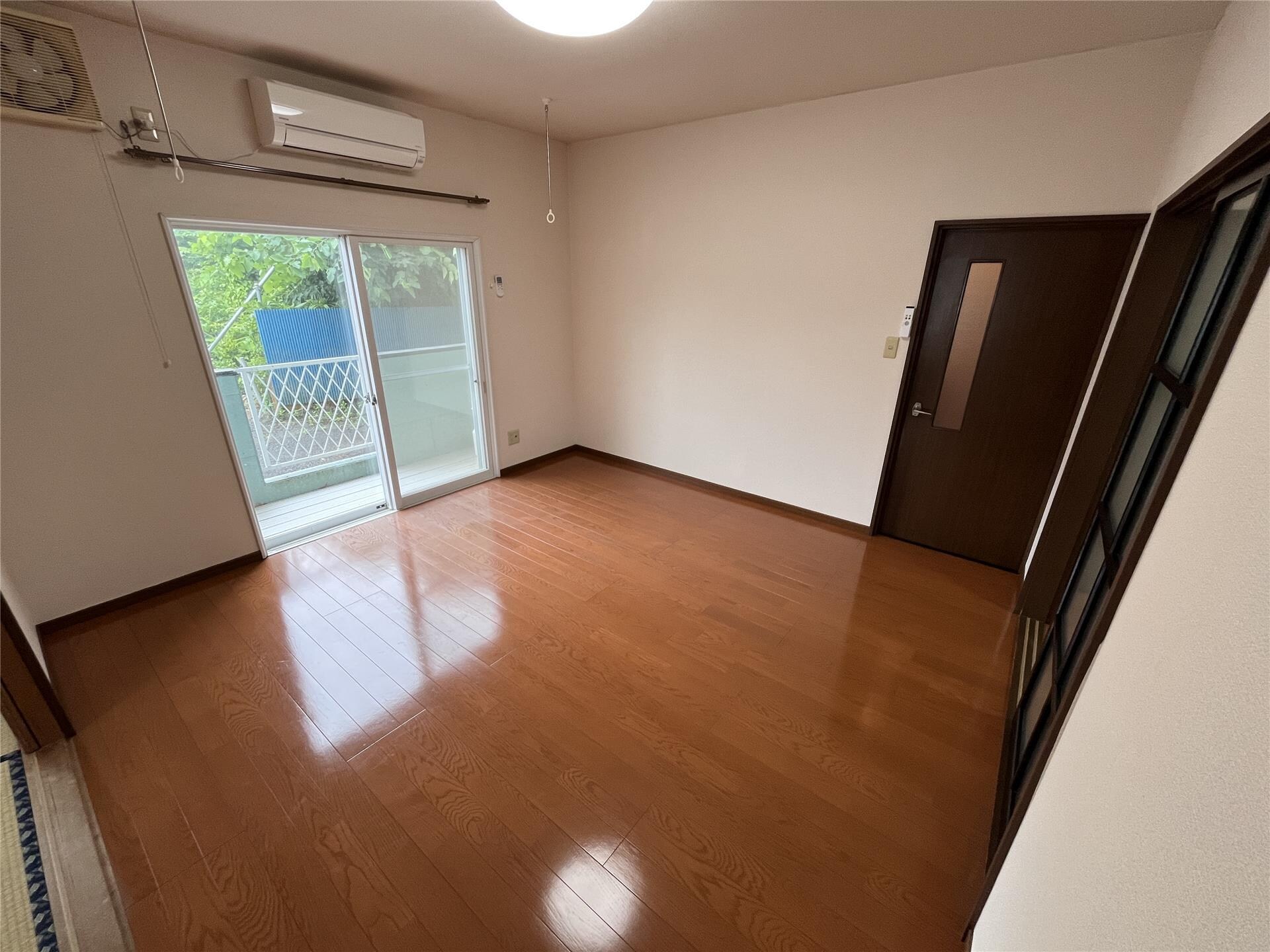 リビング ハイツ南川尻 A