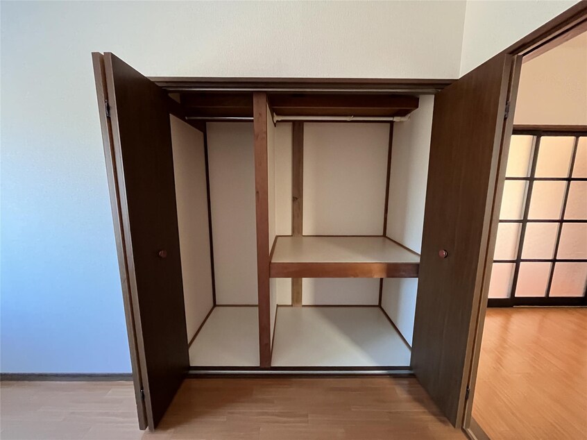 洋室 ハイツ南川尻 A