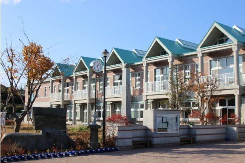 種市小学校(小学校)まで1400m ハイツ南川尻 A