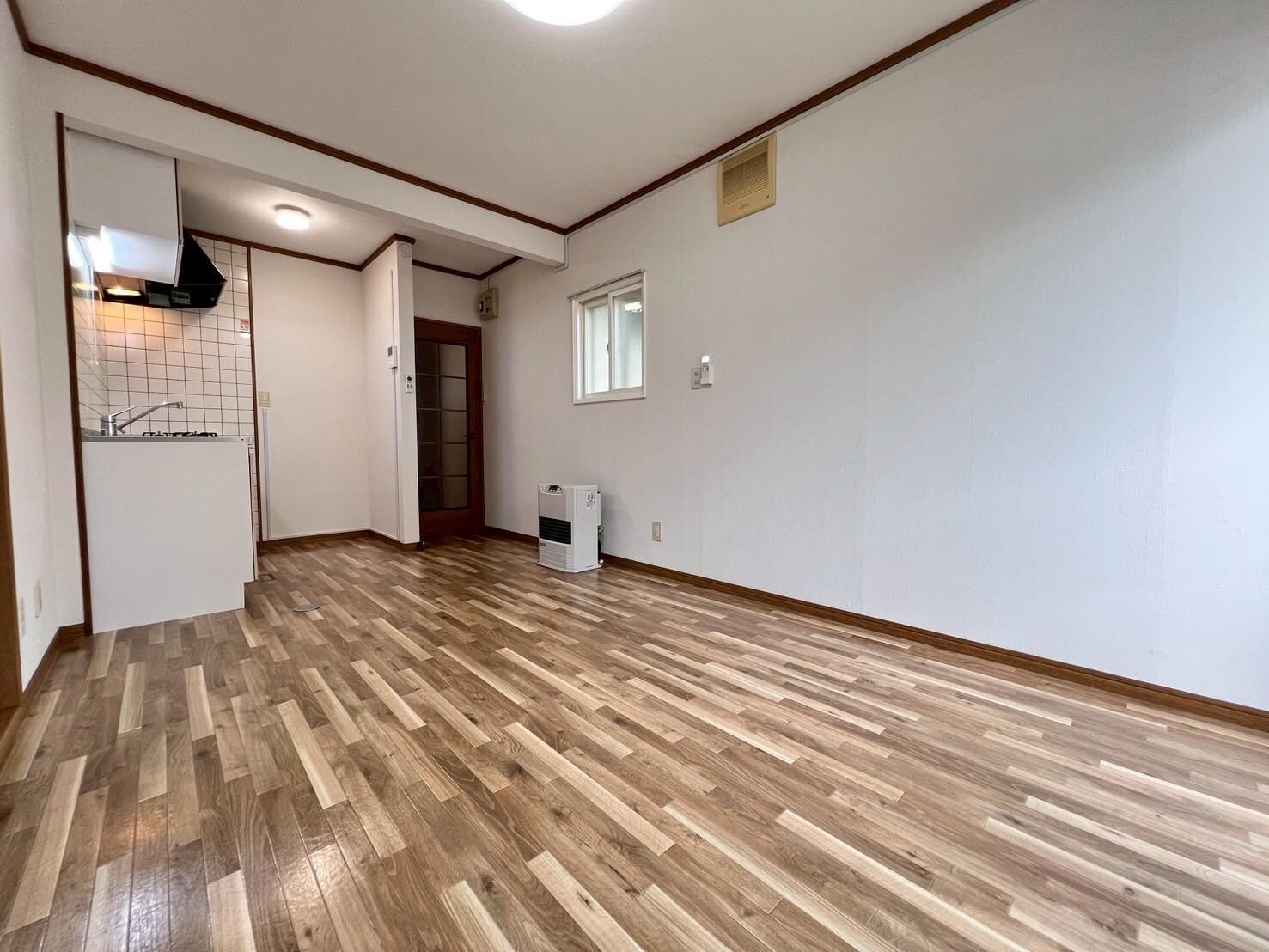 リビング シティコート湊高台 A