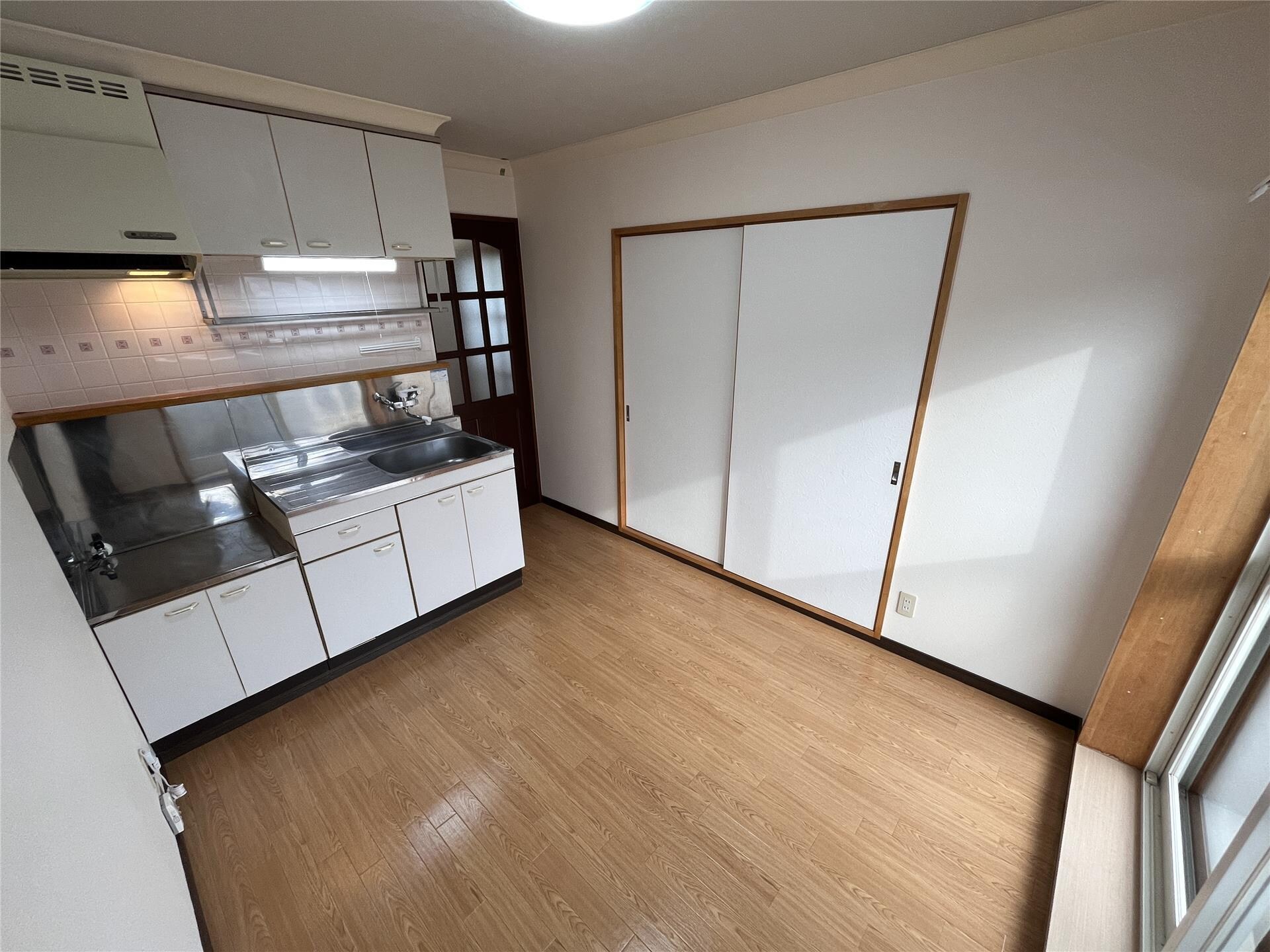 ダイニングキッチン コーポ中の橋