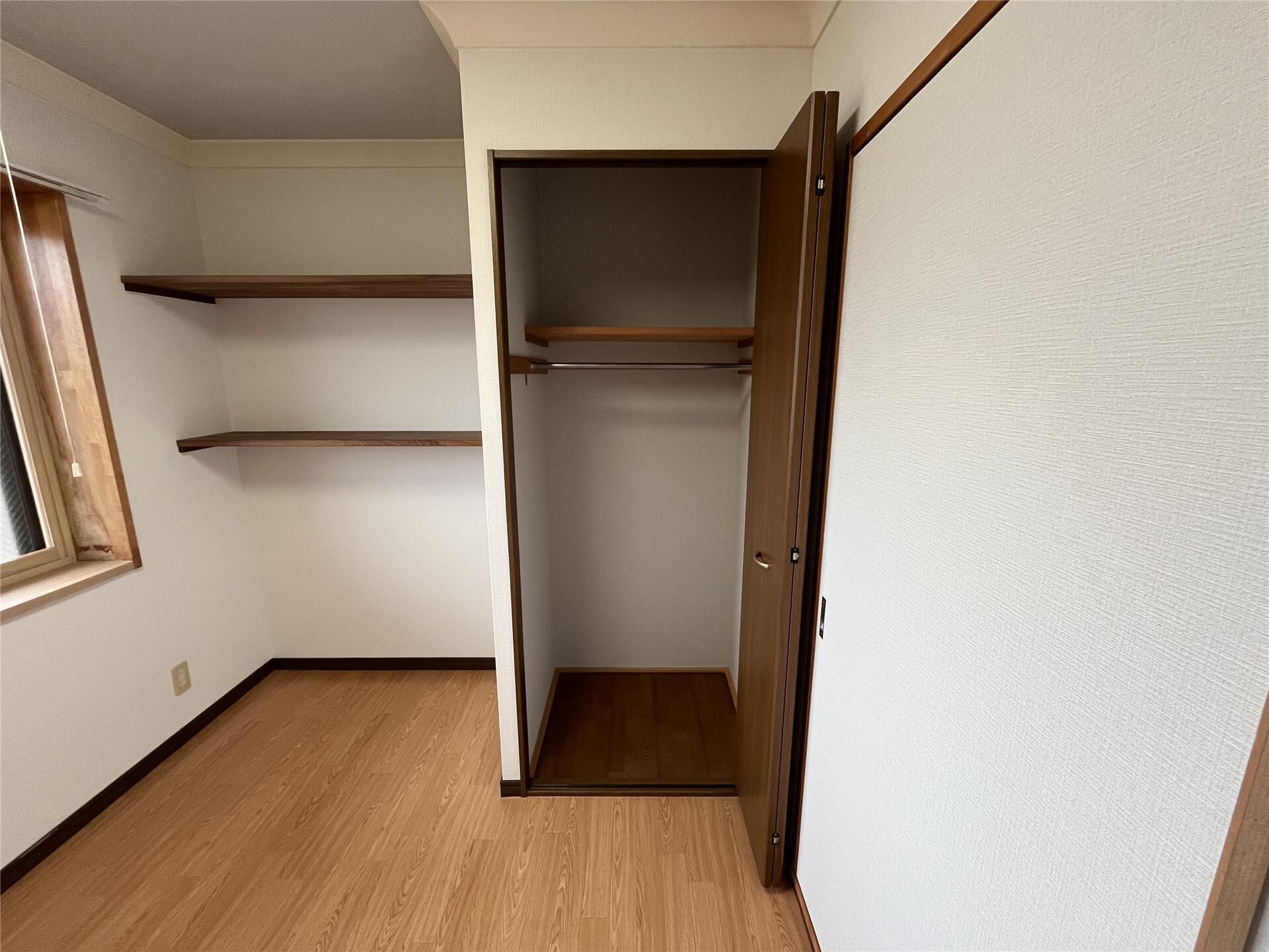 洋室収納 コーポ中の橋