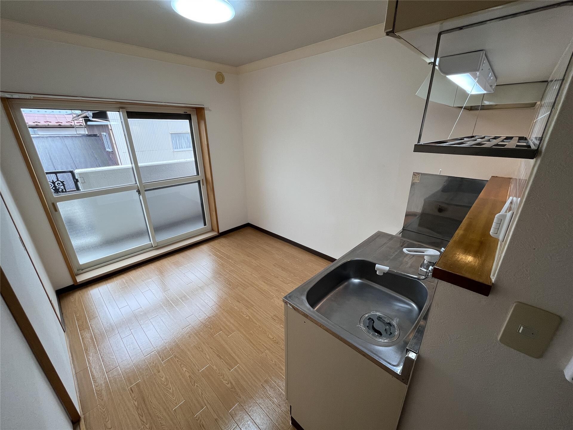 ダイニングキッチン コーポ中の橋