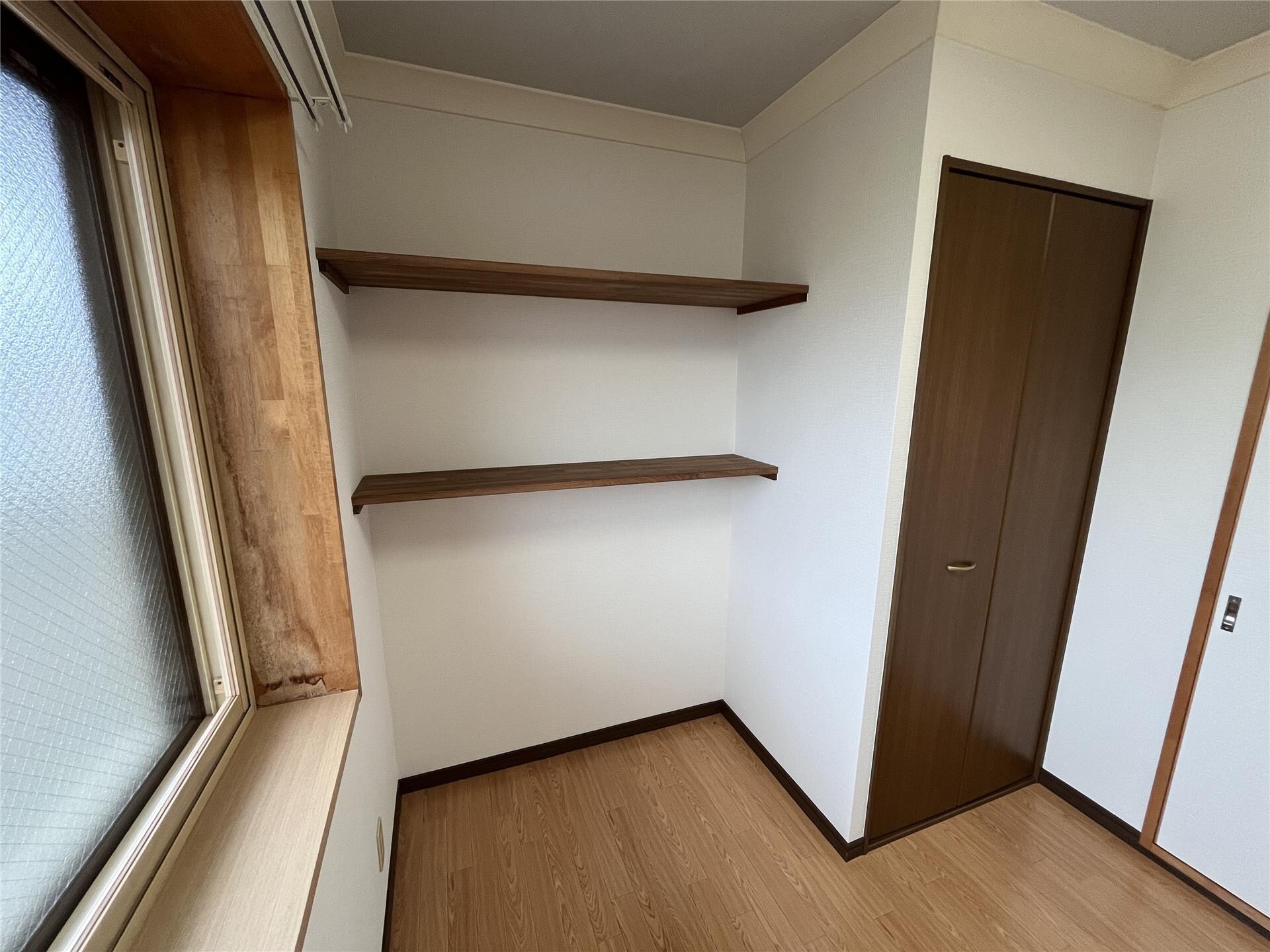 洋室棚 コーポ中の橋