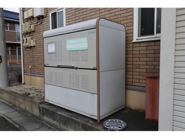 共用ゴミ置き場 セレネティー　E