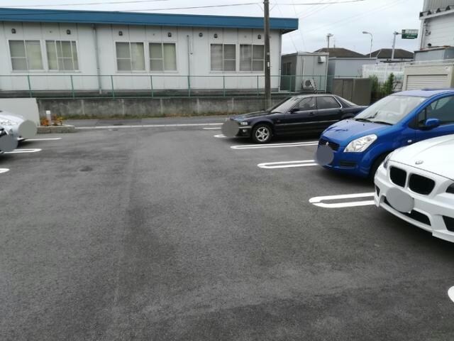 駐輪場 メゾンランディ神谷