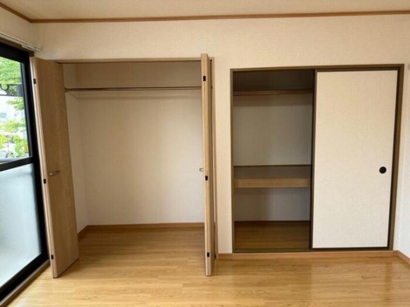  ロイヤルパレス　B