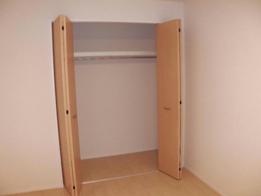  CREA　(クレア)