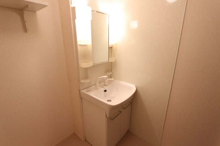  ピースタウン川東