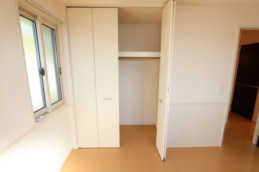  ピースタウン川東