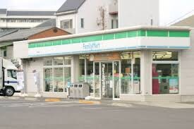 ファミリーマート 高松茜町店(コンビニ)まで613m サンセットヒルズⅡ