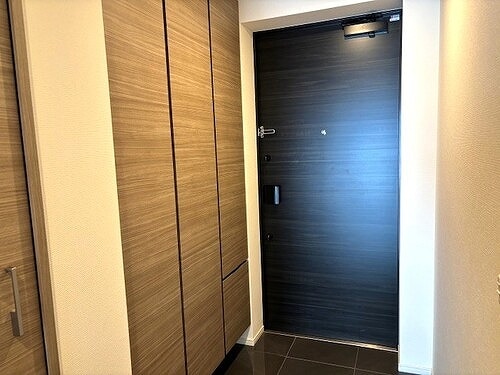 玄関 サーパス上之町フロントマークス