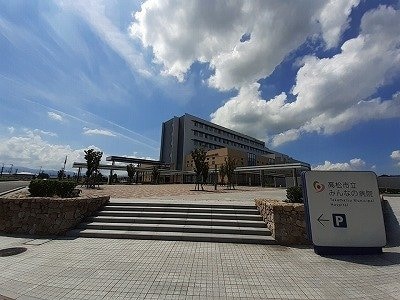 高松市立みんなの病院さんまで1700m クリスタル　Ｄ