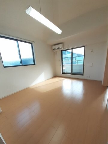  ラベリーズ・八幡