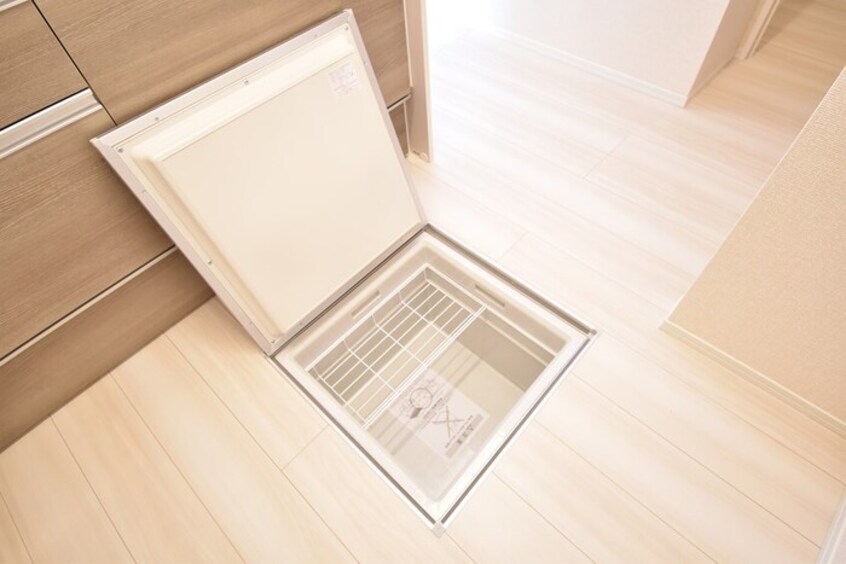  ユニヴェール　F棟