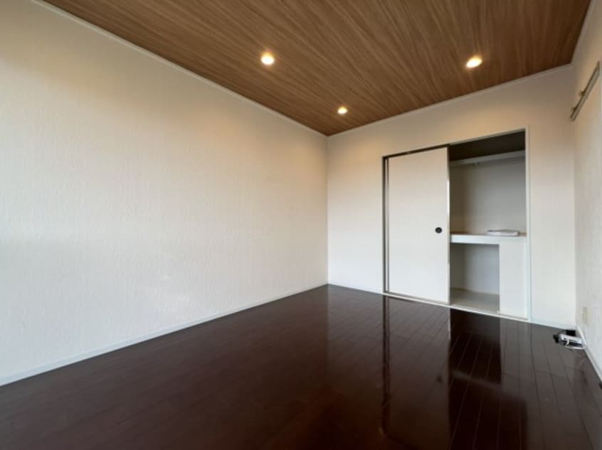  Ｒaffles Ｅlegance