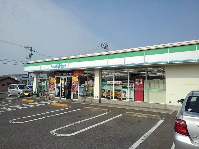 ファミリーマート丸亀今津店まで500m ヴィオレット