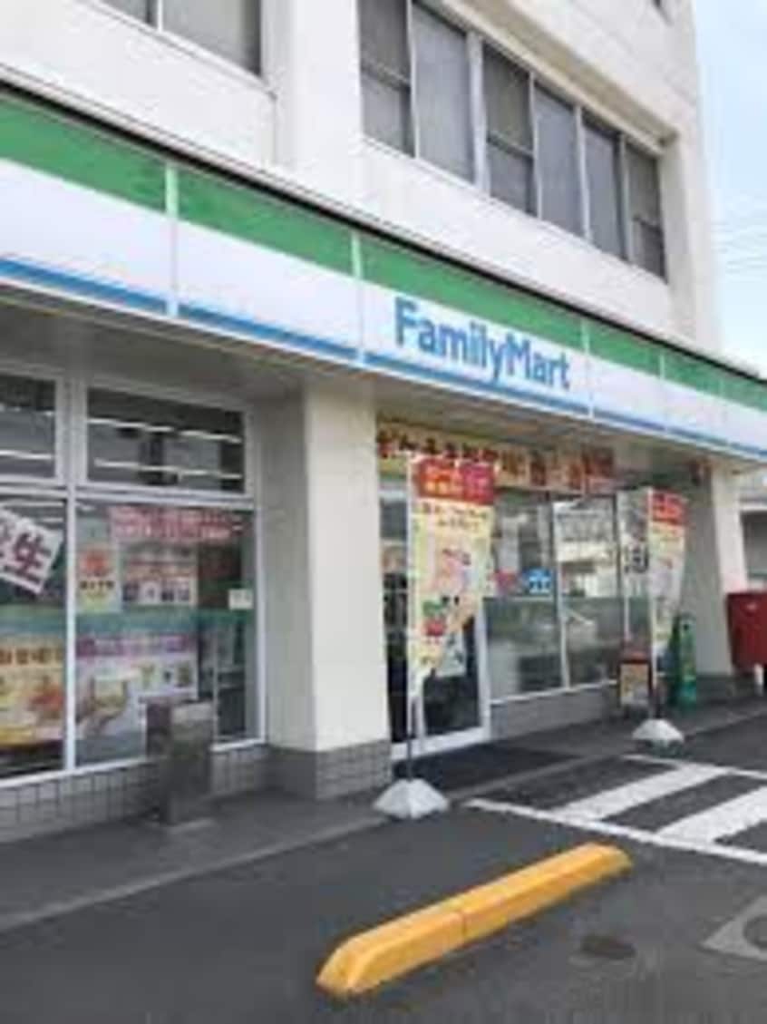 ファミリーマート 高松香西東店(コンビニ)まで708m コーポ渡辺