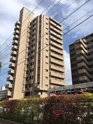 サーパス浜ノ町ツインタワーソレイユタワーの外観