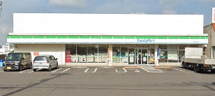 ファミリーマート 高松太田上町店(コンビニ)まで352m アヴァンセ太田