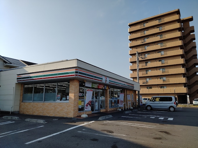 セブンイレブン 宇多津町平山店(コンビニ)まで1193m レガーメⅡ