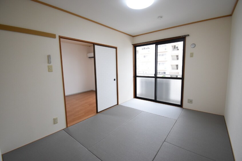  ロイヤルコート　セラ