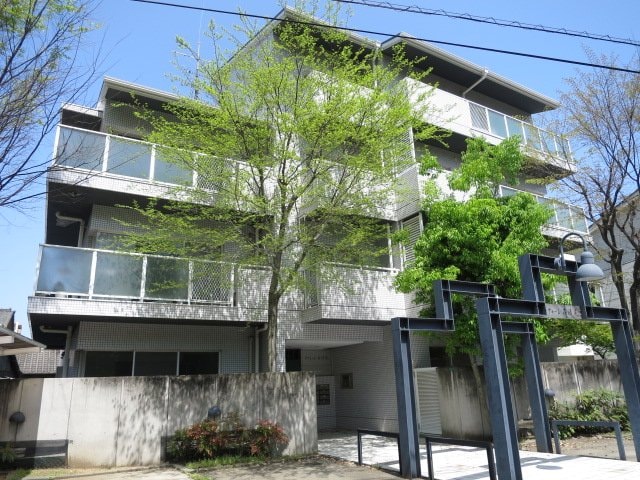  ラフォーレ石清尾