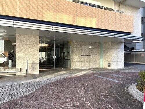 エントランスアプローチ アルファパークナード高松ザ・タワー