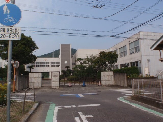 宇多津町立宇多津小学校まで750m クオリティー宇多津Ｂ