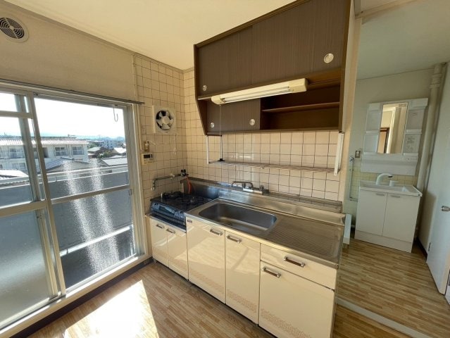  ラ・トゥール高松町　F1