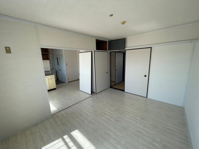  ラ・トゥール高松町　F1