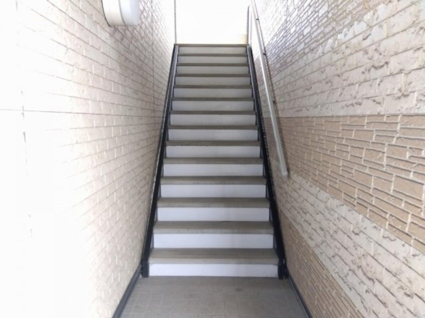  レオパレスルイーズ坂出