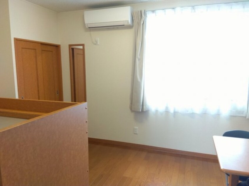  レオパレスクリスマスローズ