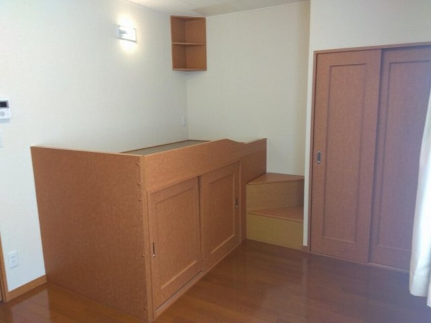  レオパレスクリスマスローズ