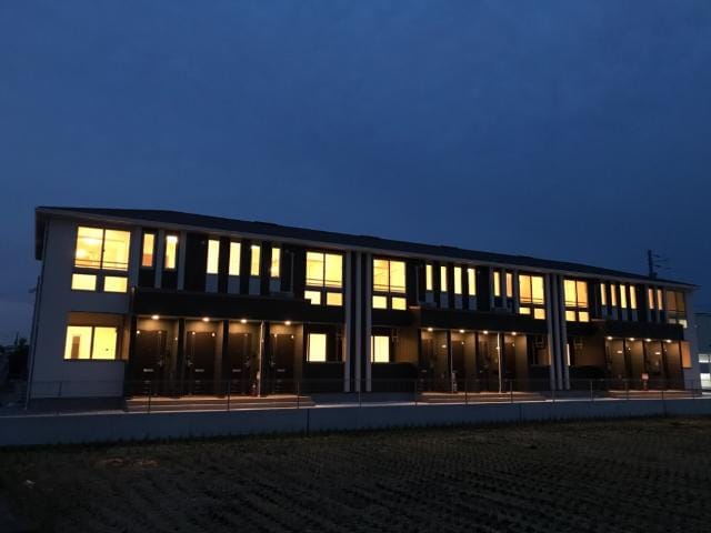 外観写真（夜） カンパニュラ
