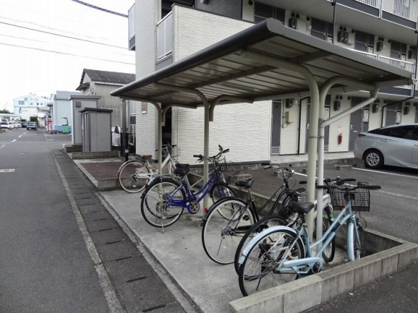 駐輪場 レオパレスオリーブ４８