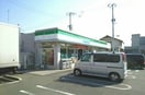 ファミリーマート古高松店さんまで700m ブルースターＣ