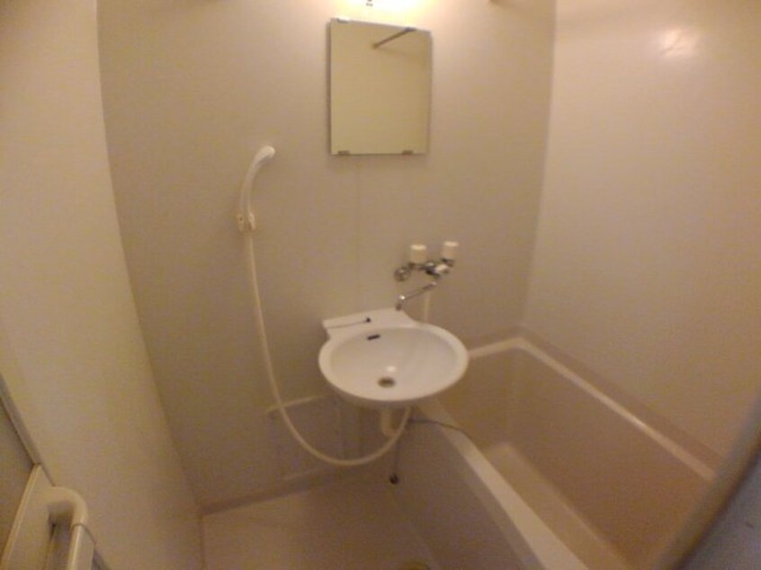  レオパレス瓦町