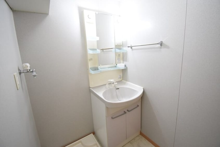  リビングタウン伏石A棟