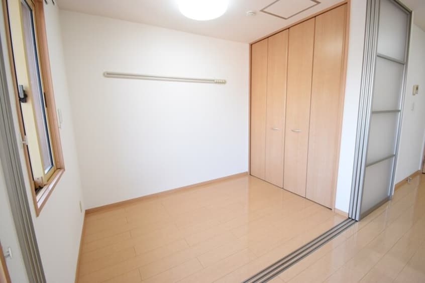  リビングタウン伏石A棟