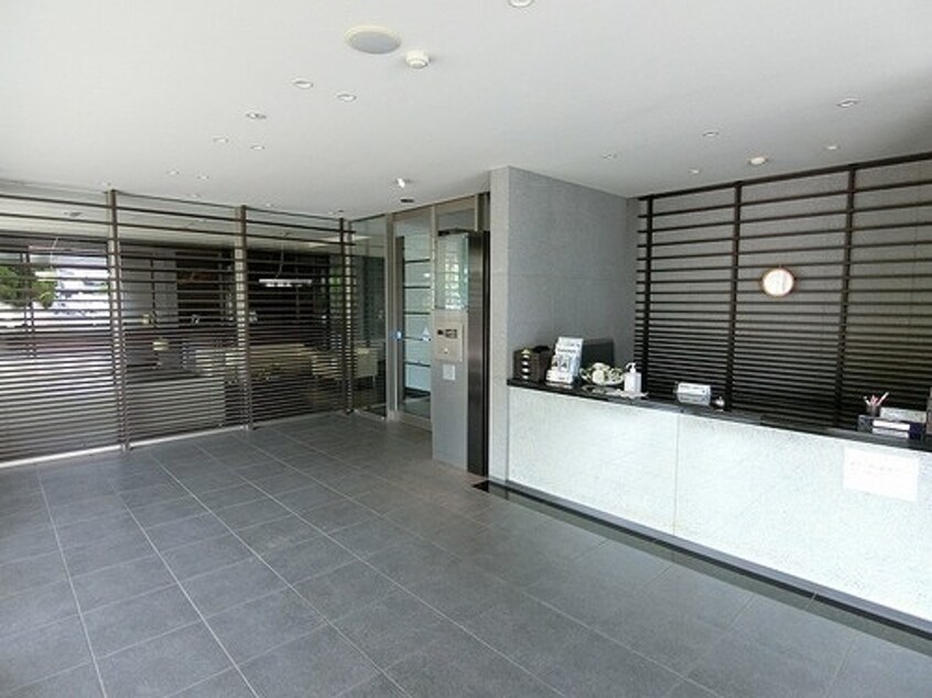 エントランス サーパスシティ栗林公園イーストテラス