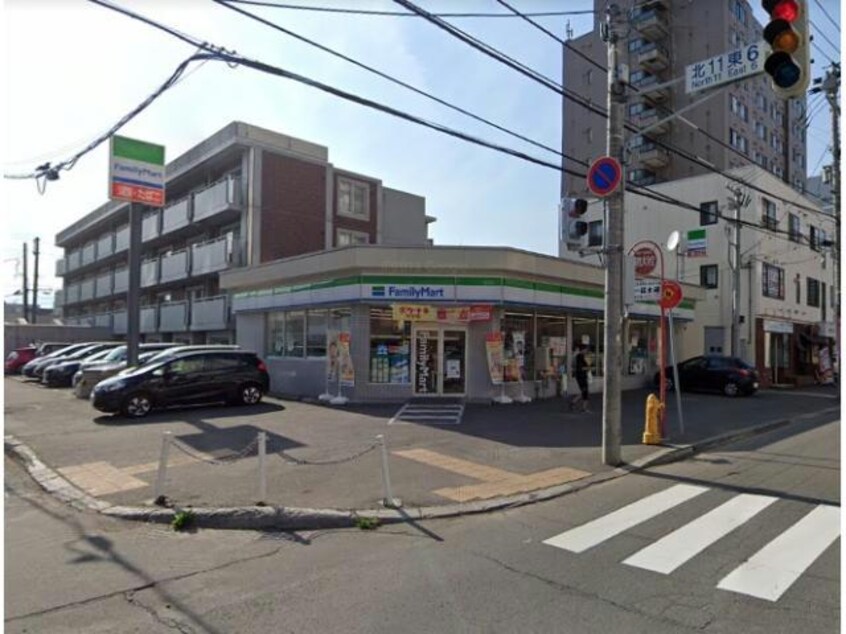 ファミリーマート札幌北11条東6丁目店(コンビニ)まで311m GRAN SKY　グランスカイ