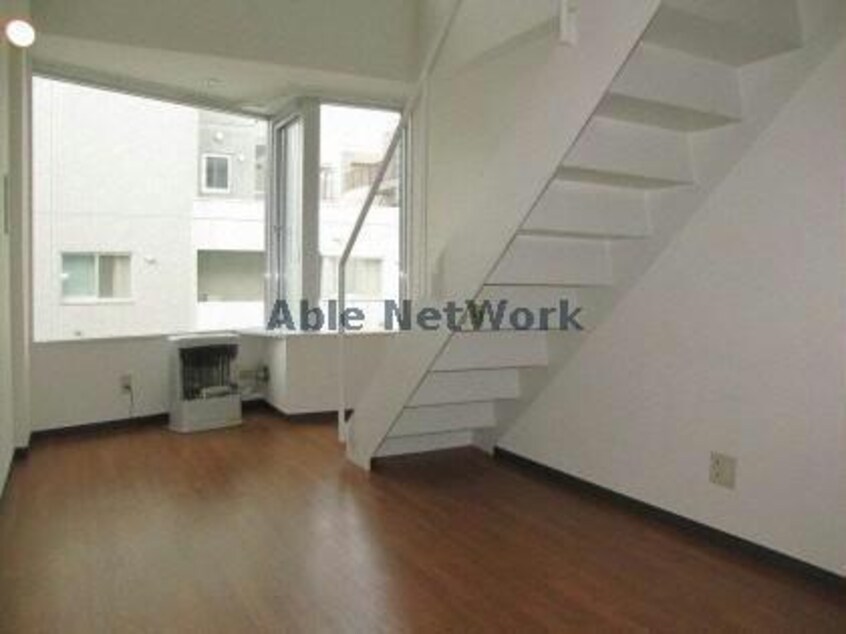  エスポワール２０４（3階建）